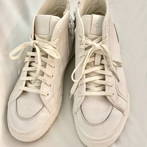 Clark’s size 9 Roxby Hi White lace up leather high top sneakers with side zip - Picture 5 of 7
